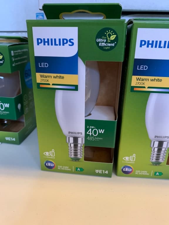 Philips Ultra Efficient LED E14 Kerze 2.3W (40W) 2700K Warmweiß 485lm Klasse A matt – Bild 1