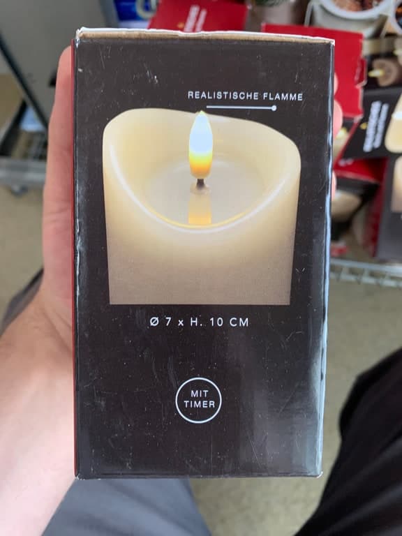 LED-Echtwachskerze mit realistischer Flamme ø7×H10 cm mit Timer (Flammenkerze flackernd) – Bild 1