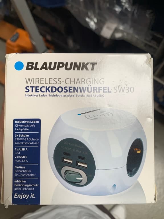 Blaupunkt Lade-Steckdosenwürfel mit Qi-Wireless-Charger – 3 Steckdosen + 2× USB (Art. 30992)