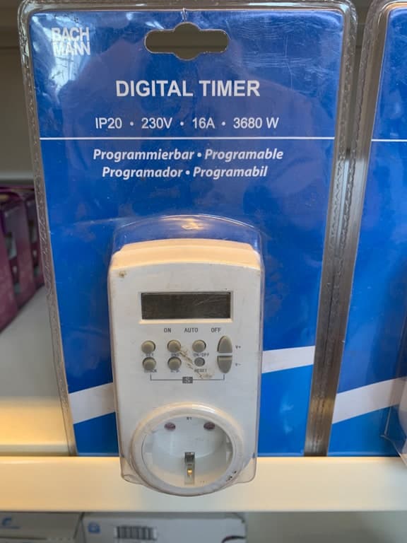Bachmann Digital Timer Zeitschaltuhr IP20 230V 16A 3680W programmierbar Schuko – Bild 1
