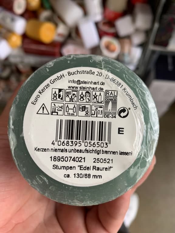 Euro Kerze Steinhart Stumpenkerze Edel Raureif salbeigrün ca. 130×88mm – Bild 1
